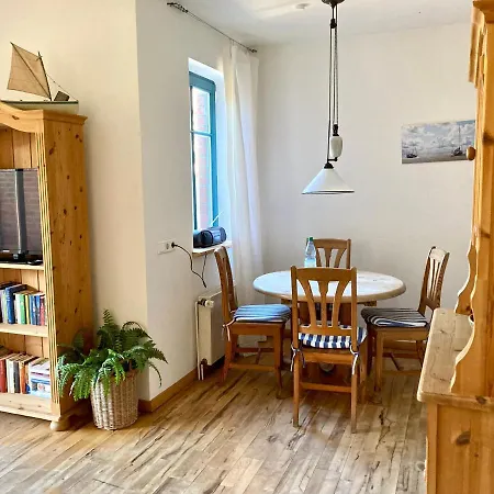 Jolle Apartment *